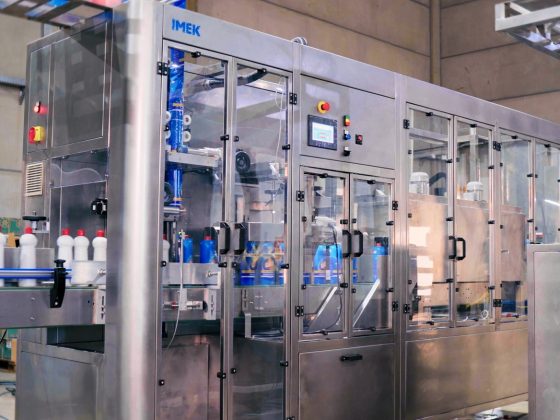 Aplicadora de rótulos: o papel essencial da tecnologia na rotulagem industrial